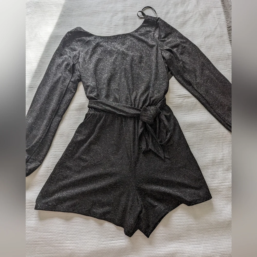 BCBG Paris Women's Sparkly Tied Waist Romper with Split Sleeves size L. - Picture 5 of 12